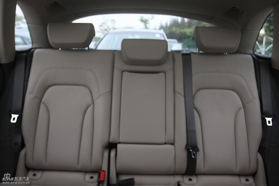进口奥迪Q5内饰实拍图