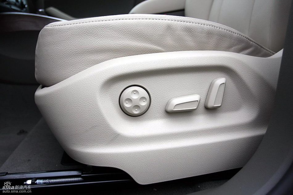 进口奥迪Q5内饰实拍图