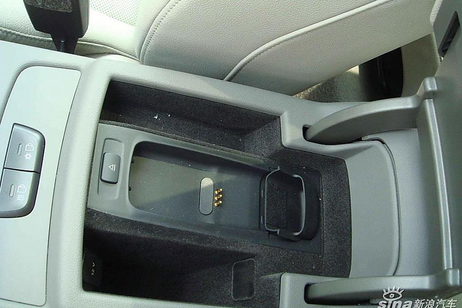 图片为一汽大众国产奥迪Q5 2.0T版车型到店实拍