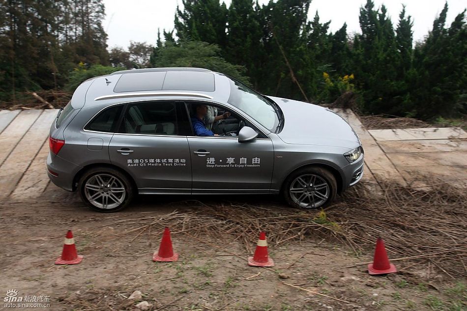 新浪汽车试驾进口奥迪Q5