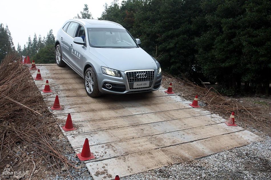 新浪汽车试驾进口奥迪Q5