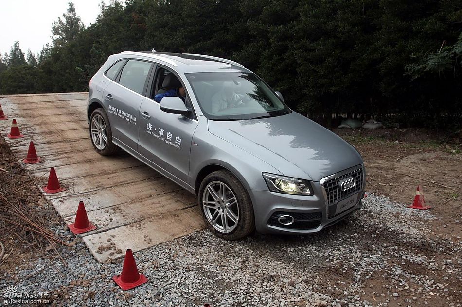 新浪汽车试驾进口奥迪Q5