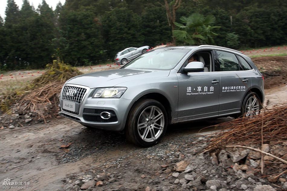 新浪汽车试驾进口奥迪Q5
