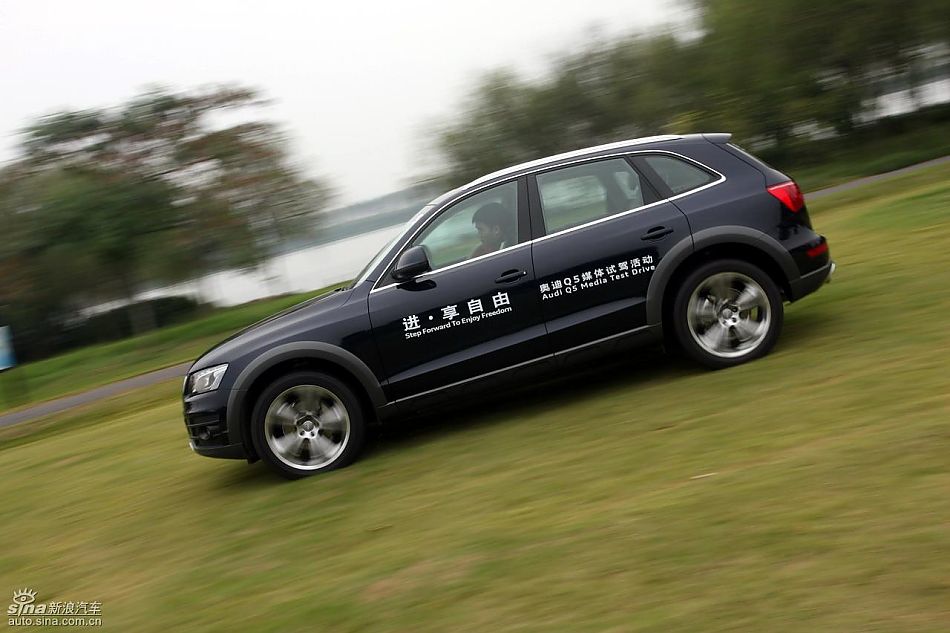 新浪汽车试驾进口奥迪Q5