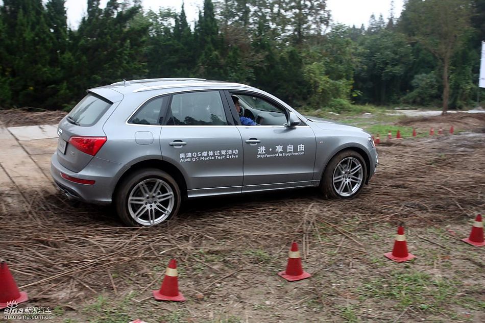 新浪汽车试驾进口奥迪Q5