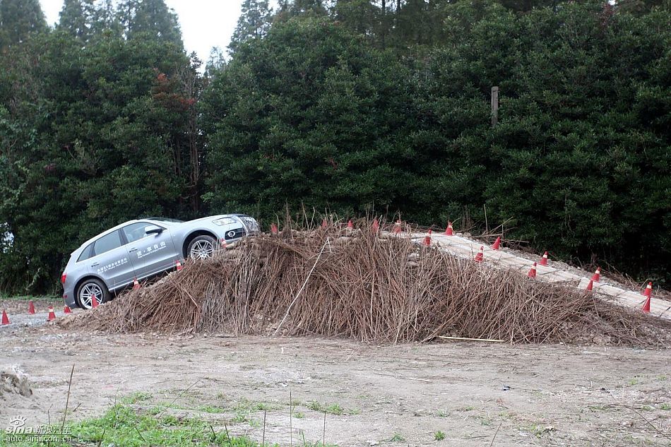 新浪汽车试驾进口奥迪Q5