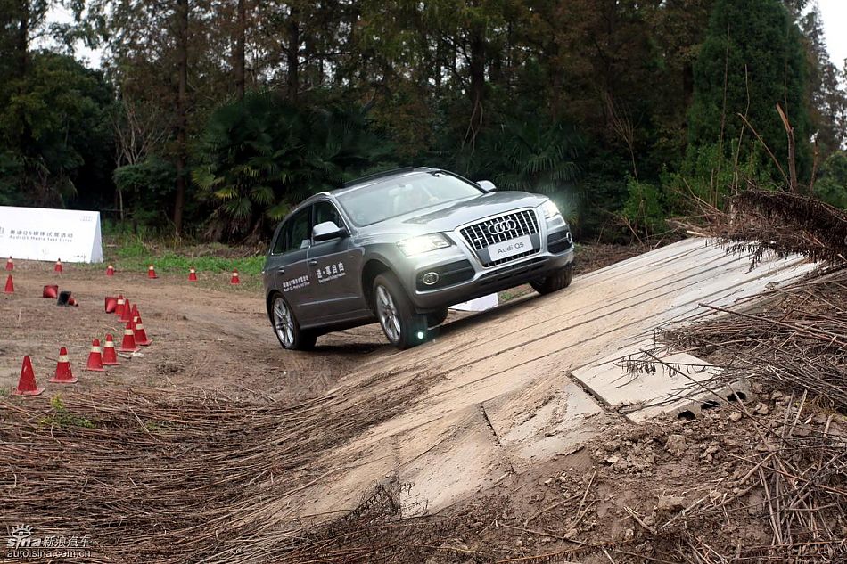 新浪汽车试驾进口奥迪Q5