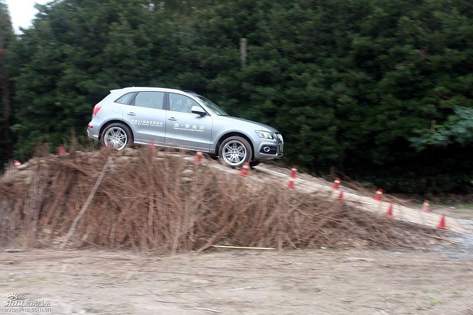 新浪汽车试驾进口奥迪Q5