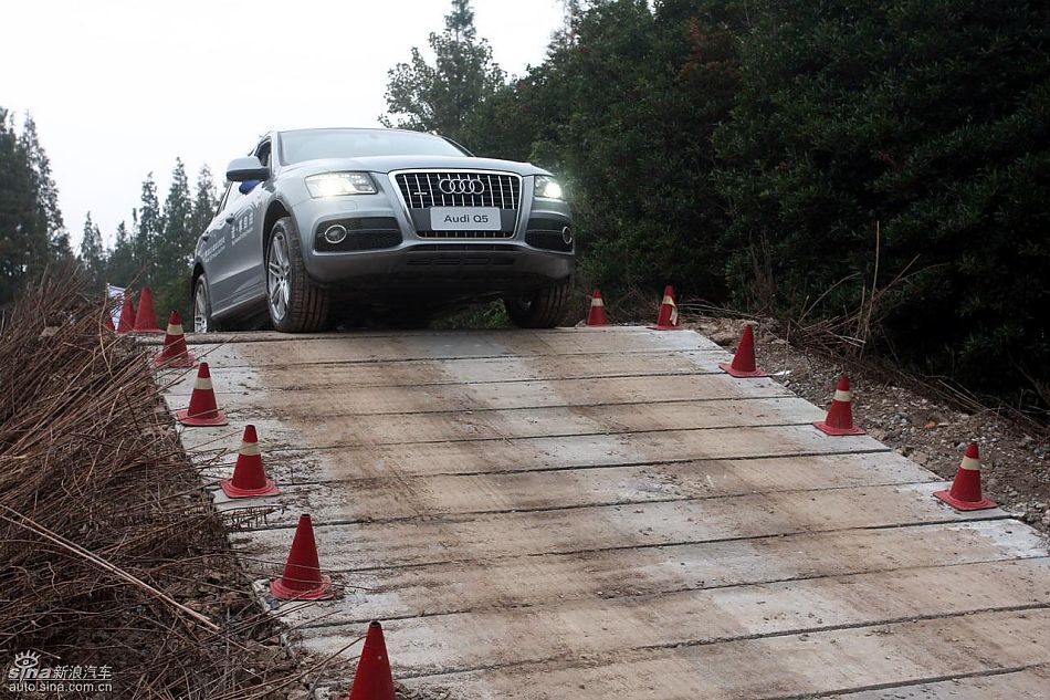 新浪汽车试驾进口奥迪Q5