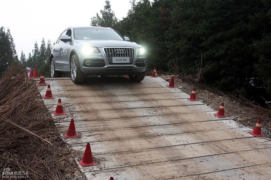 新浪汽车试驾进口奥迪Q5