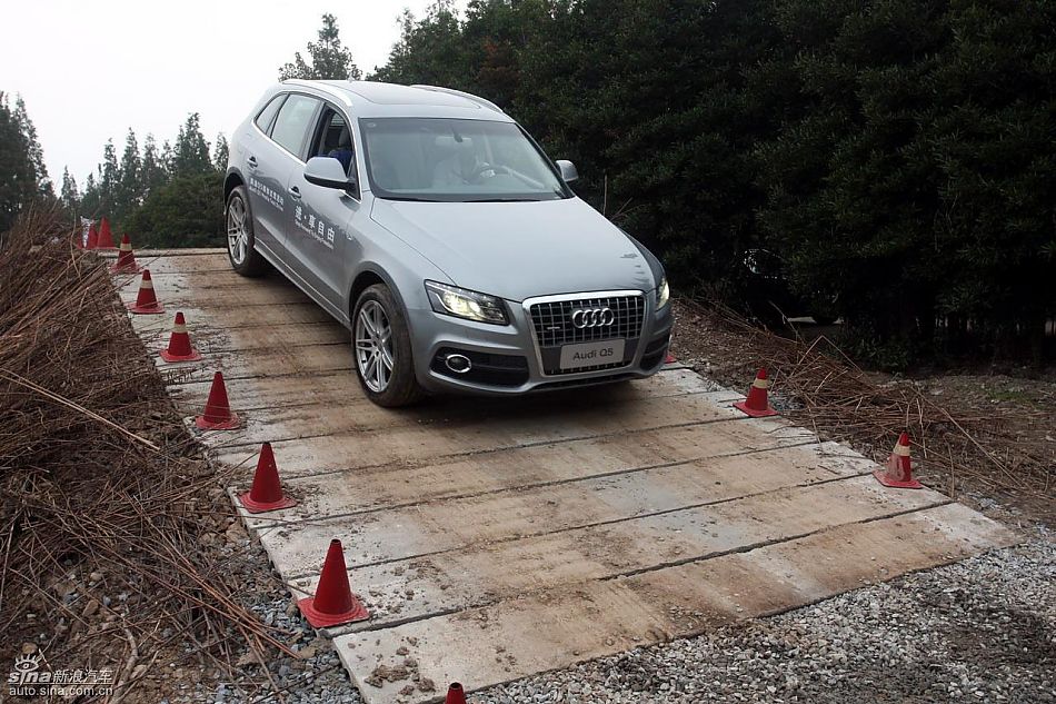 新浪汽车试驾进口奥迪Q5