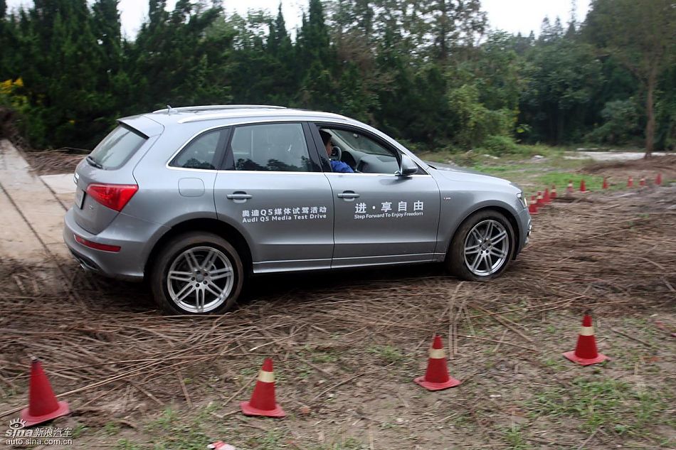 新浪汽车试驾进口奥迪Q5