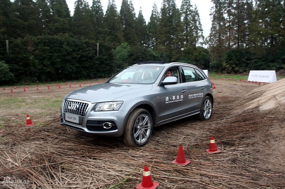 新浪汽车试驾进口奥迪Q5