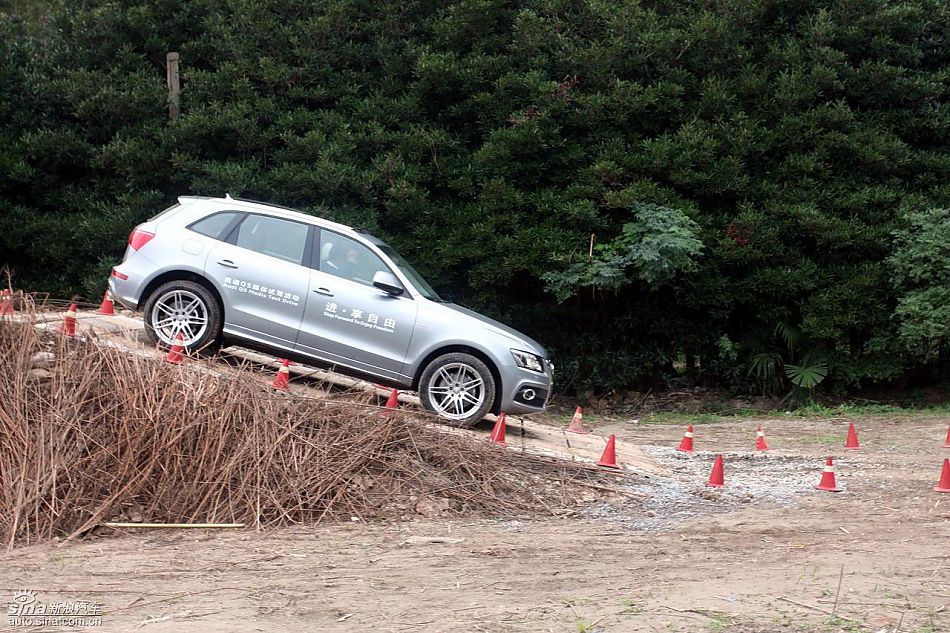 新浪汽车试驾进口奥迪Q5
