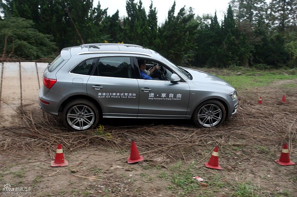 新浪汽车试驾进口奥迪Q5