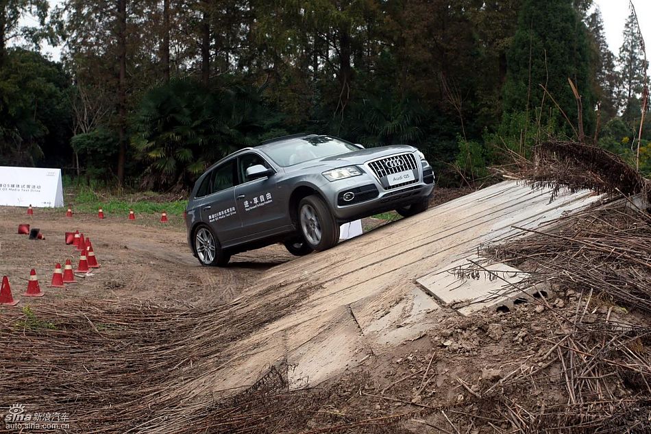 新浪汽车试驾进口奥迪Q5