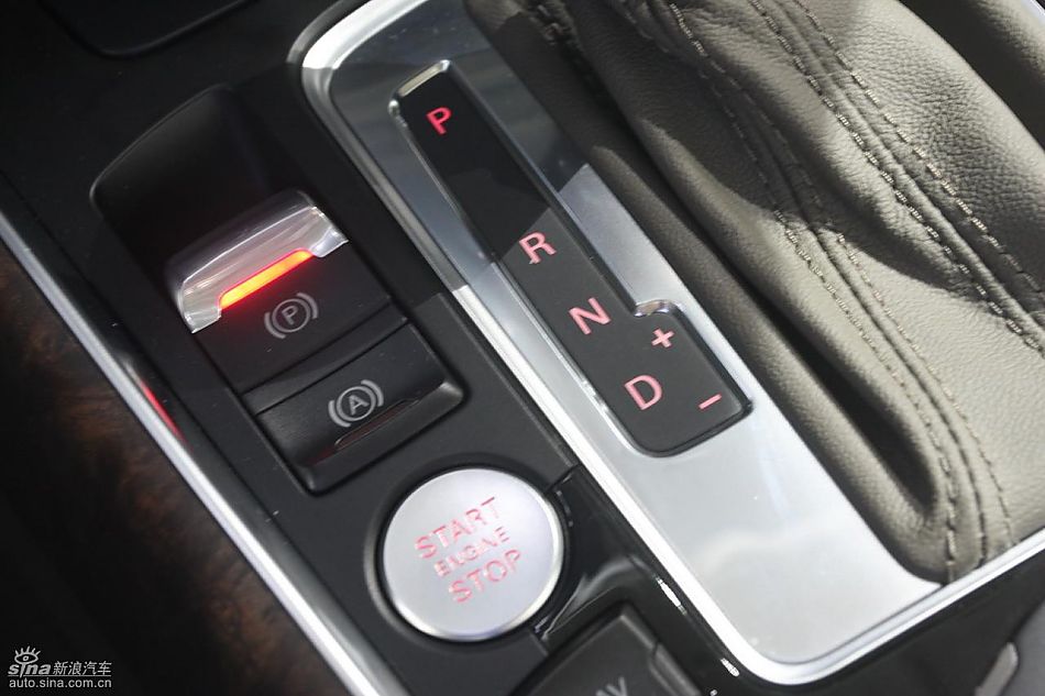 奥迪Q5上市现场图