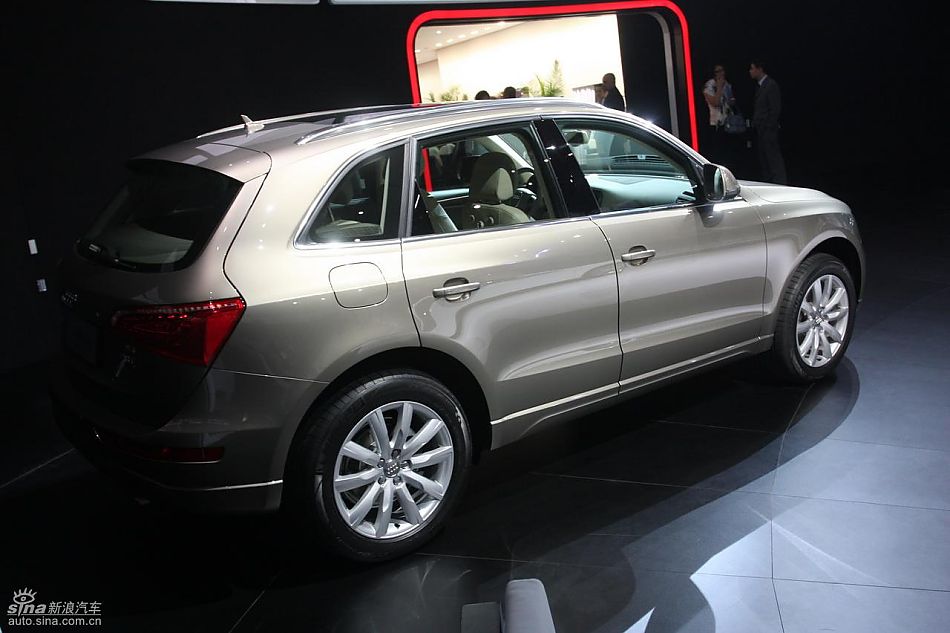 奥迪Q5上市现场图