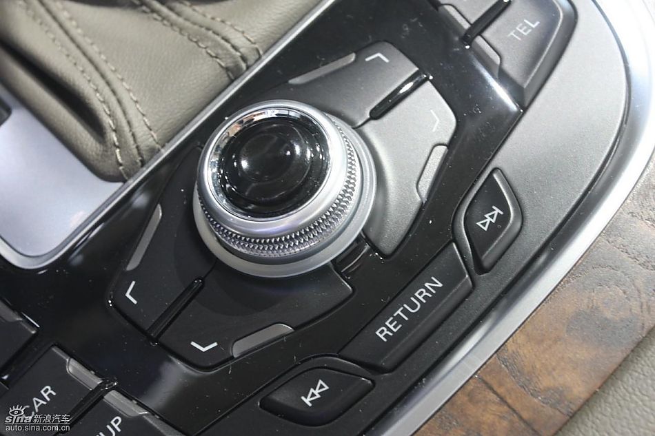 奥迪Q5上市现场图