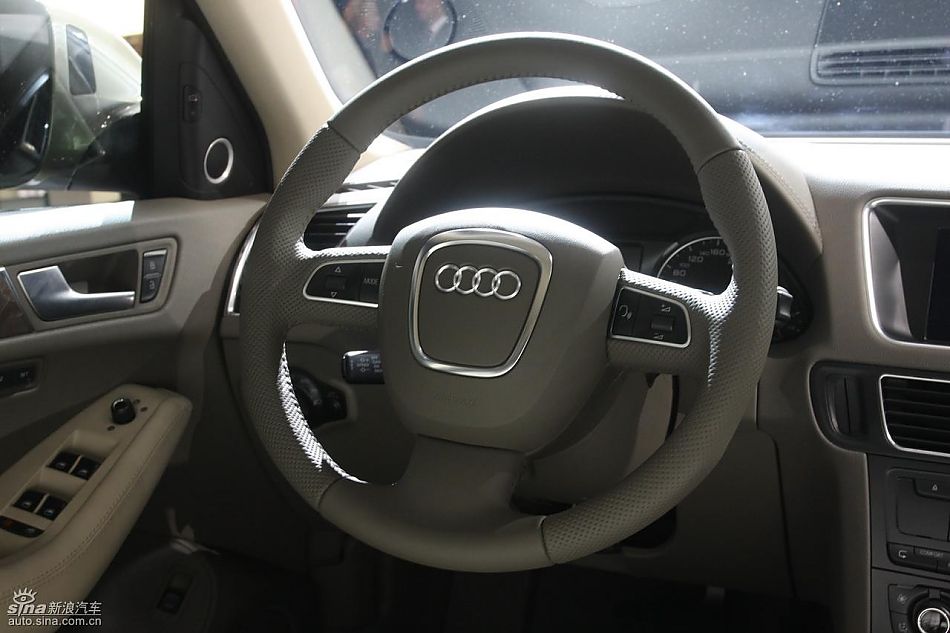 奥迪Q5上市现场图