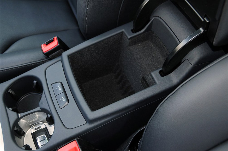 2013款 45 TFSI quattro 运动型 座椅空间