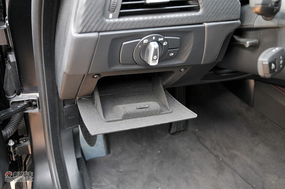 2011款宝马M3亚光磨砂板