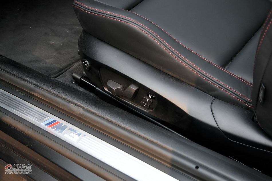 2011款宝马M3亚光磨砂板