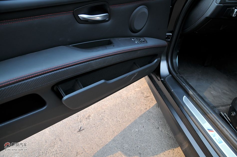 2011款宝马M3亚光磨砂板