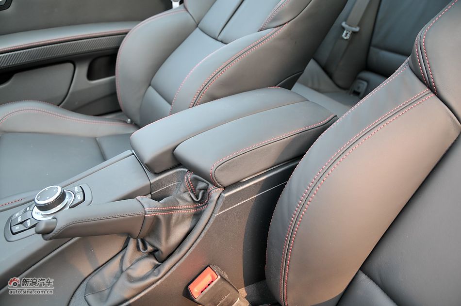 2011款宝马M3亚光磨砂板