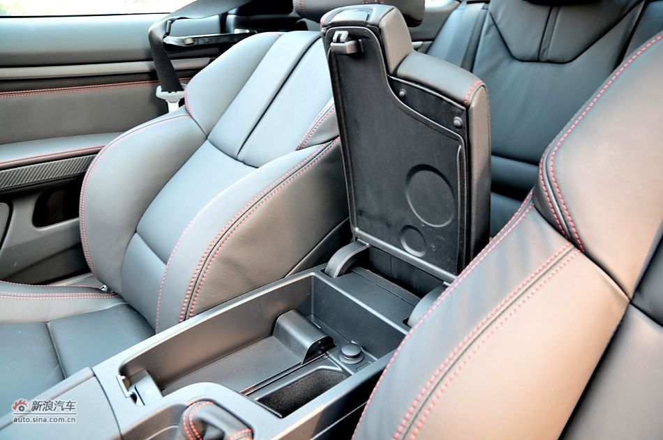 2011款宝马M3亚光磨砂板