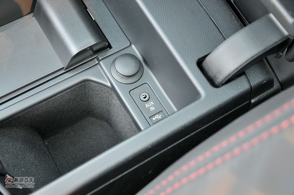 2011款宝马M3亚光磨砂板