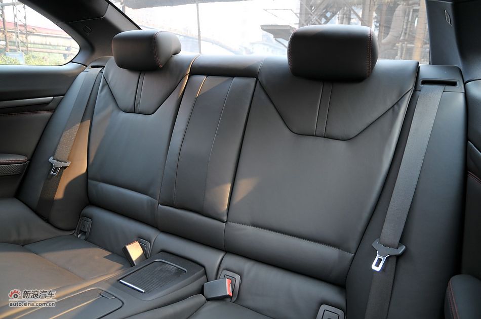 2011款宝马M3亚光磨砂板