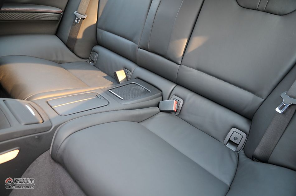 2011款宝马M3亚光磨砂板