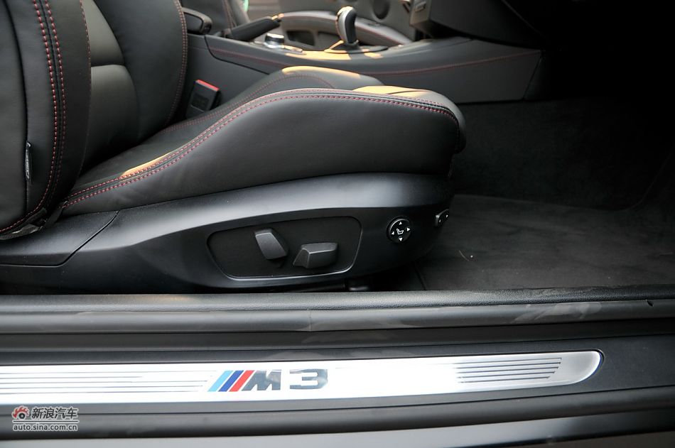 2011款宝马M3亚光磨砂板