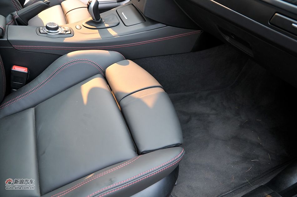 2011款宝马M3亚光磨砂板