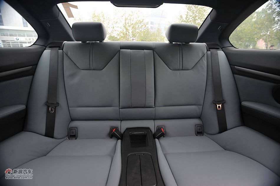 宝马M3碳纤车顶版