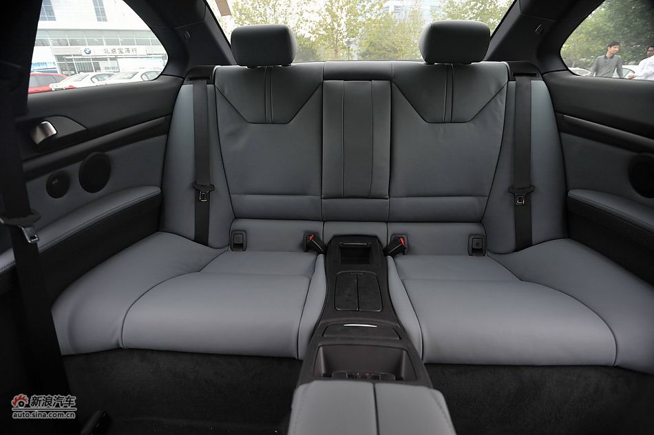 宝马M3碳纤车顶版