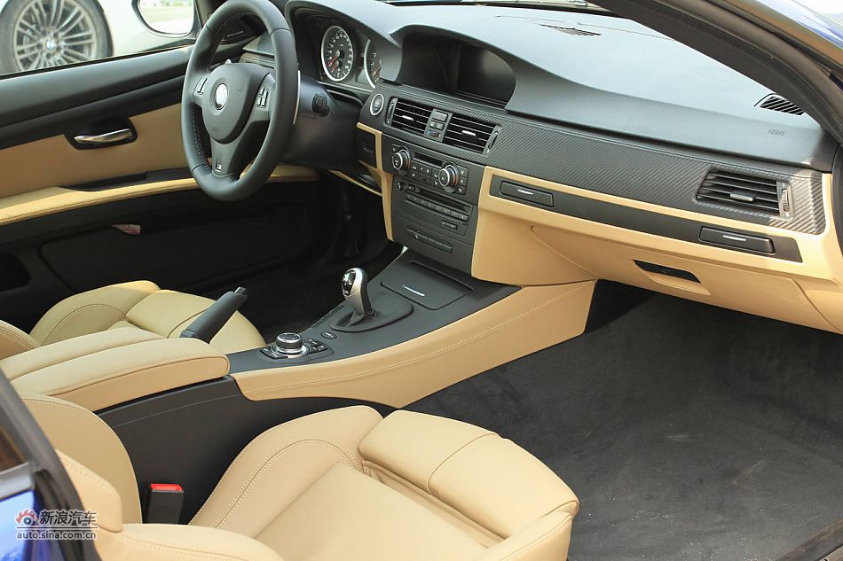 宝马M3碳纤车顶版