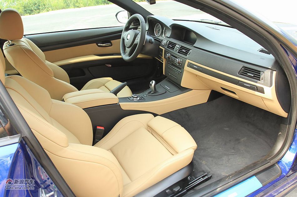 宝马M3碳纤车顶版