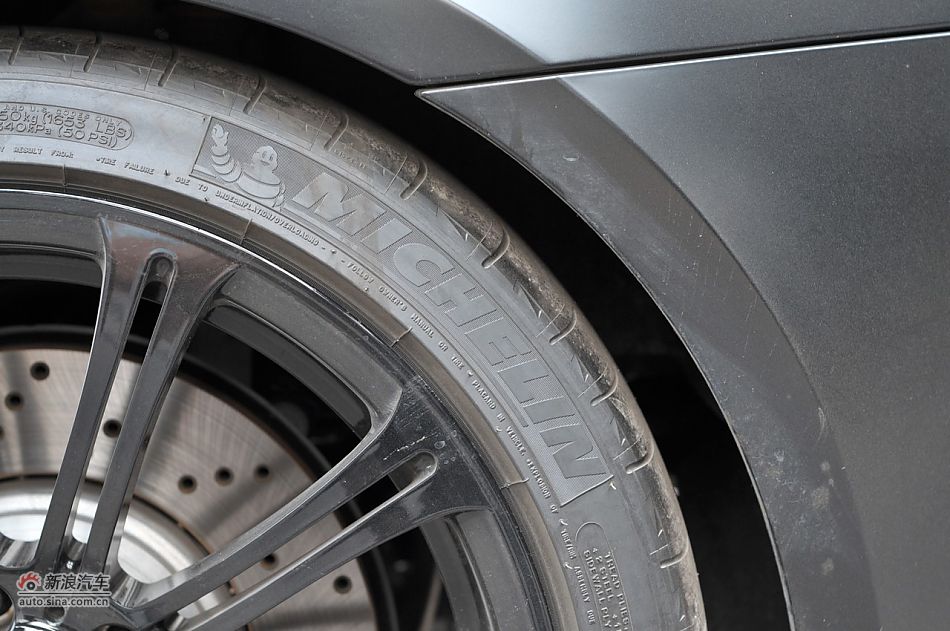 2011款宝马M3亚光磨砂板