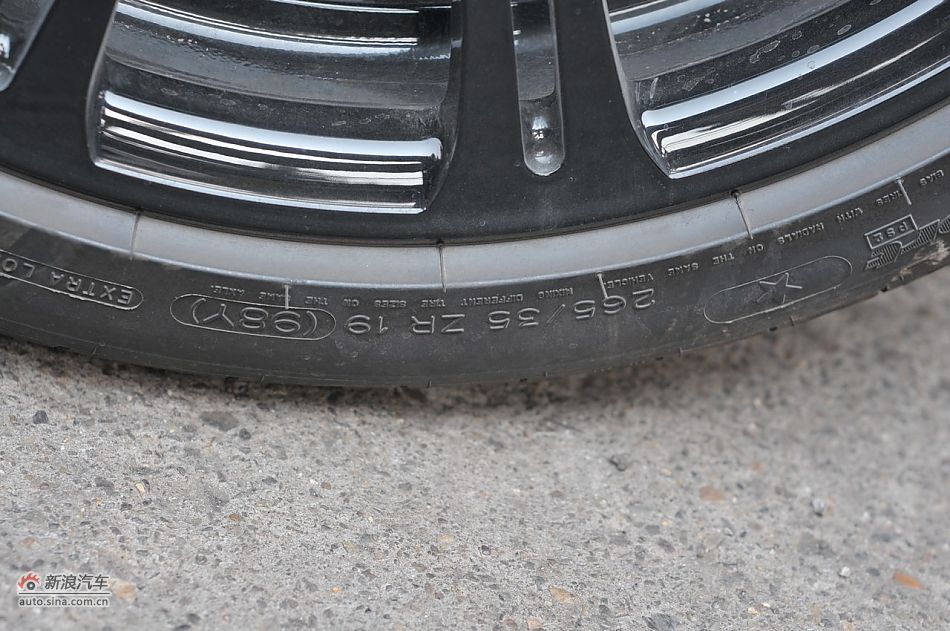 2011款宝马M3亚光磨砂板