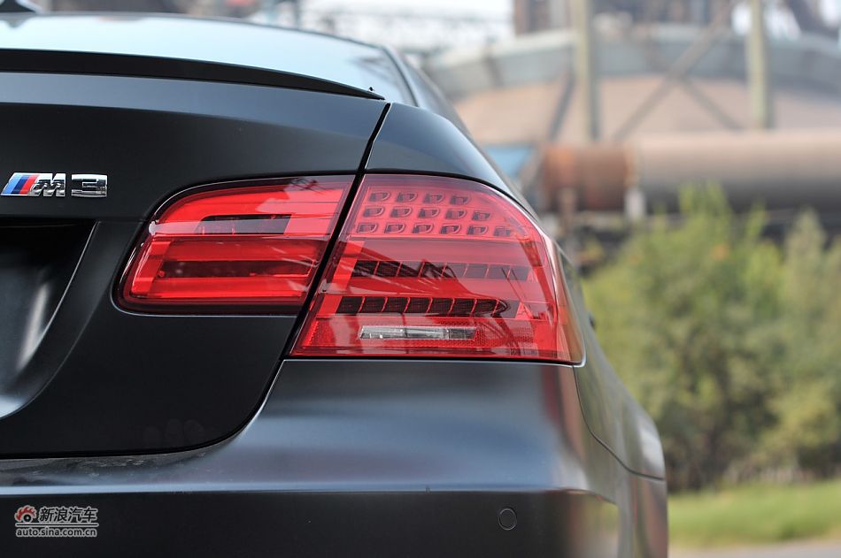 2011款宝马M3亚光磨砂板