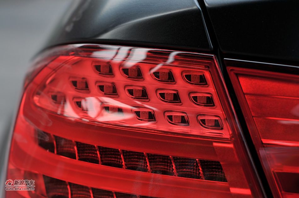 2011款宝马M3亚光磨砂板