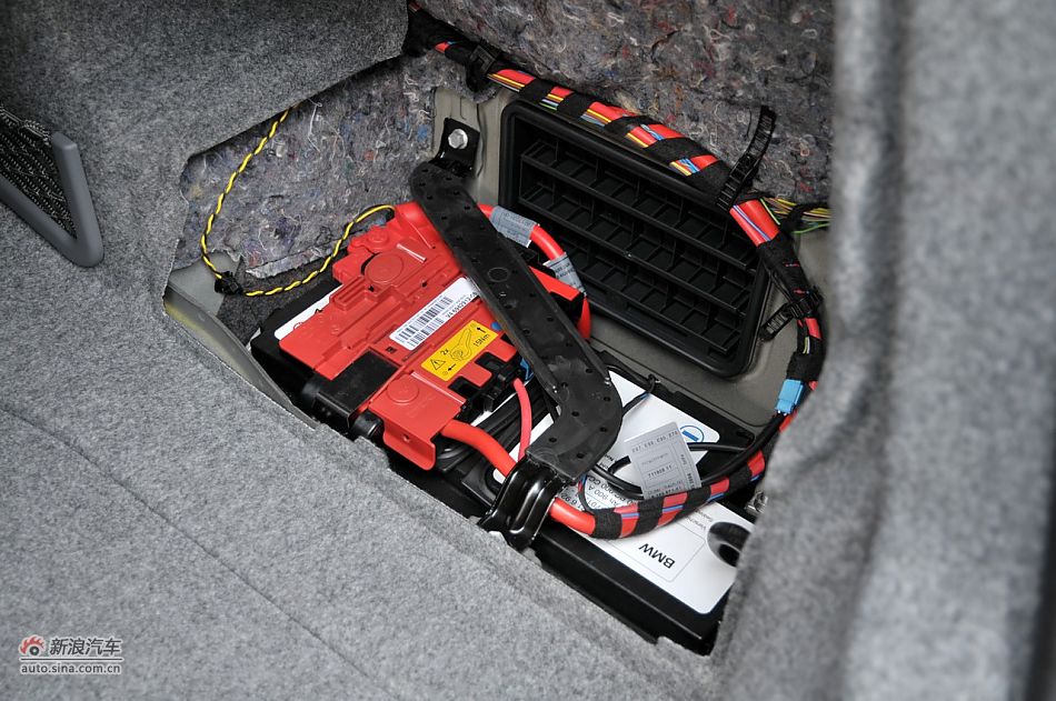 2011款宝马M3亚光磨砂板