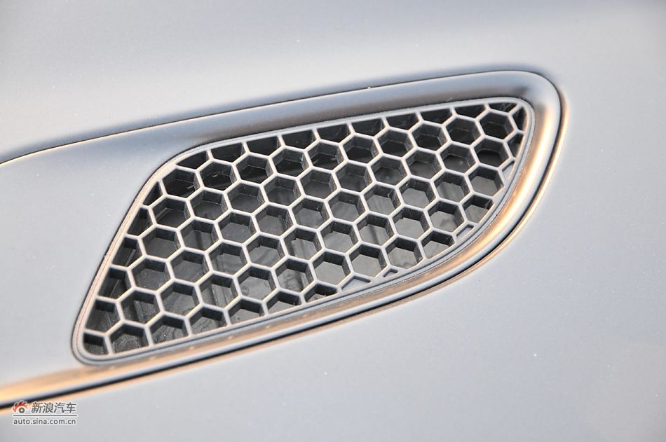 2011款宝马M3亚光磨砂板