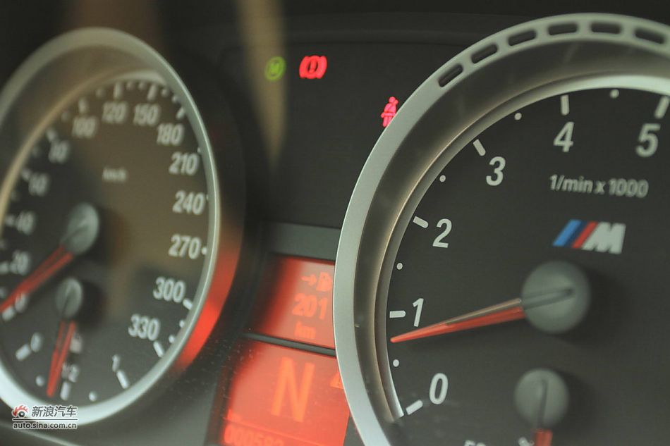 宝马M3碳纤车顶版