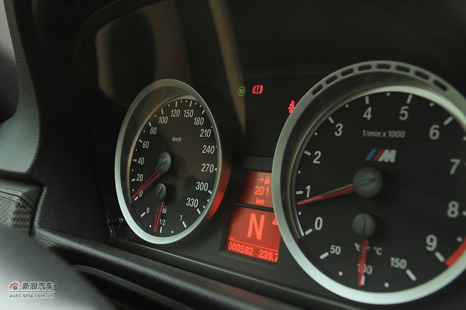 宝马M3碳纤车顶版