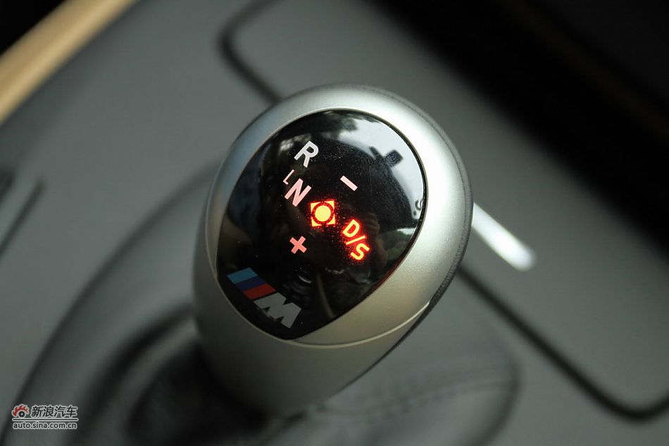 宝马M3碳纤车顶版