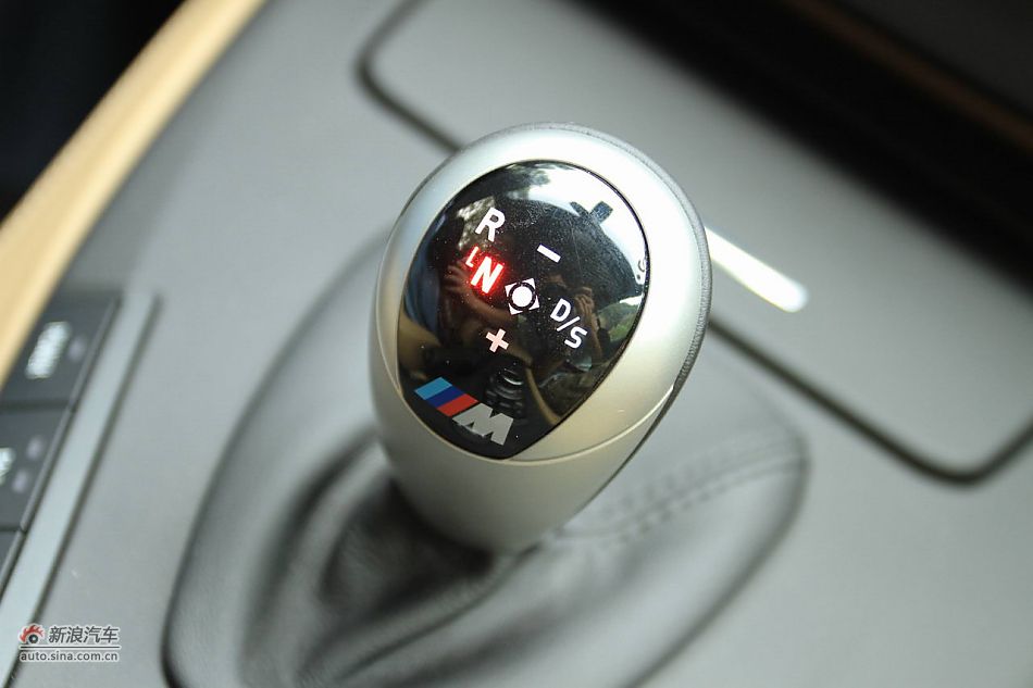 宝马M3碳纤车顶版