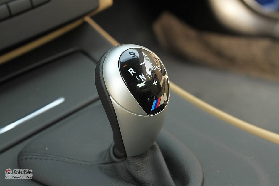 宝马M3碳纤车顶版